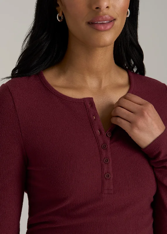 Long Sleeve Ribbed Crewneck Women's Tall Henley Shirt in Red Ochre