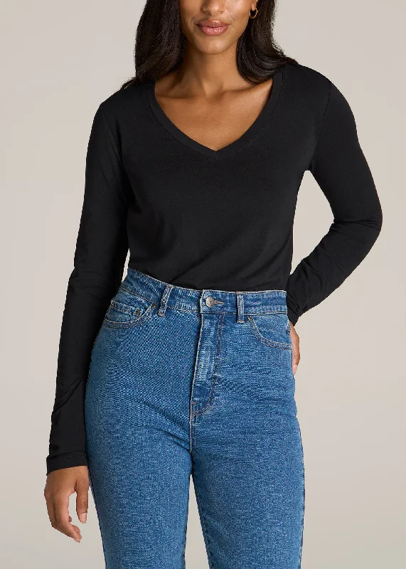 Long Sleeve Scoop V-Neck Tee Shirt for Tall Women in Black