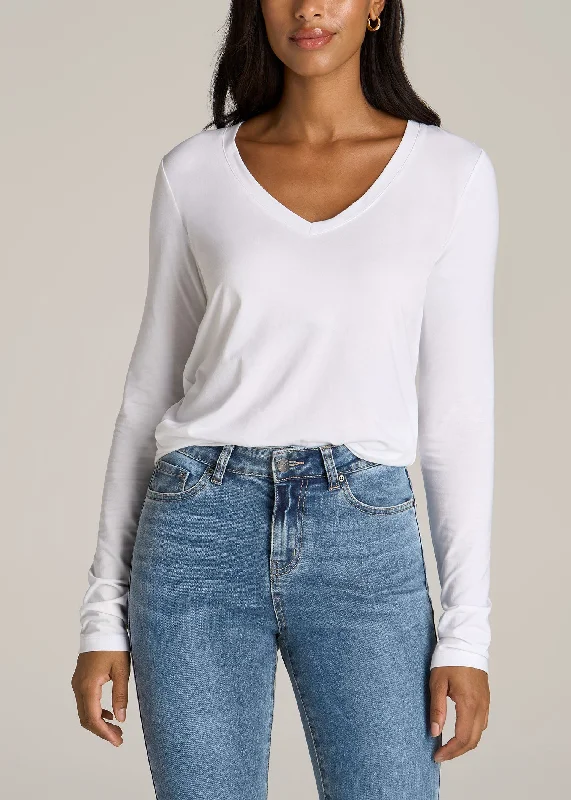 Long Sleeve Scoop V-Neck Tee Shirt for Tall Women in White